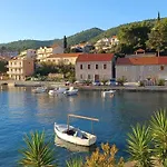 Bertie's - Four Bedroom A4 * Smokvica (Korcula)