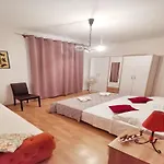 Bertie's - Four Bedroom A4 아파트 Smokvica (Korcula)