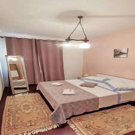 Bertie's - Four Bedroom A4 דירה