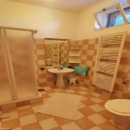 Bertie's - Four Bedroom A4 Smokvica (Korcula)