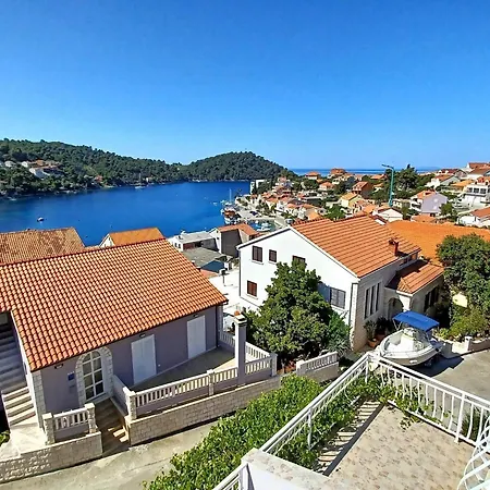 Bertie's - Four Bedroom A4 *