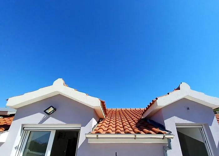 Bertie's - Four Bedroom A4 *